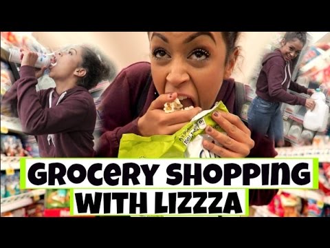 STEALING FOOD?! GROCERY SHOPPING WITH LIZZZA | Lizzza