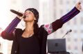 Alicia Keys performs on the Today show and talks about (no) make-up.