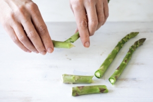 How to prepare asparagus