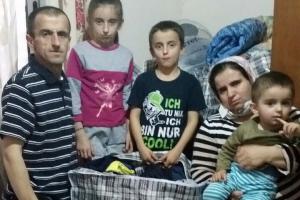 
Zu fünft auf zwölf Quadratmetern: Nach eigenen Angaben wohnt die Familie Bakalli nach ihrer Abschiebung aus Deutschland in einem Zimmer in der albanischen Hauptstadt Tirana. Das Foto schickte sie ihrer deutschen Bekannten Anja Jaschke per WhatsApp
