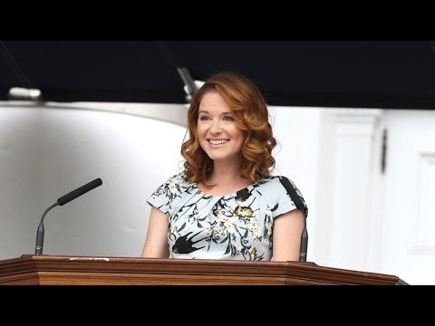 Sarah Drew '02 Speaks at UVA's 2016 Valediction