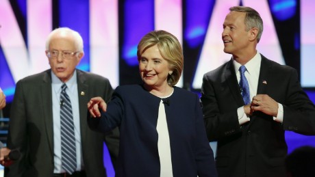 LAS VEGAS, NV - OCTOBER 13:  (L-R) Democratic presidential candidates Sen. Bernie Sanders (I-VT) Hillary Clinton and Martin O&#39;Malley walk on the stage at the end of a presidential debate sponsored by CNN and Facebook at Wynn Las Vegas on October 13, 2015 in Las Vegas, Nevada. Five Democratic presidential candidates are participating in the party&#39;s first presidential debate.  (Photo by Joe Raedle/Getty Images)