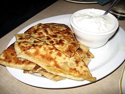 Bolani Afghan bread 01.jpg