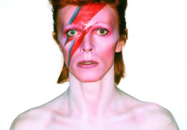 ALBUM COVER SHOOT FOR ALADDIN SANE, 1973. PHOTO: BRIAN DUFFY