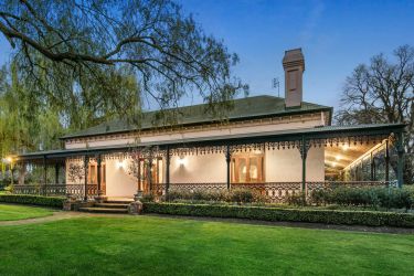 Spring Racing Carnival: former executive relists historic Wood Nook Farm in Nagambie