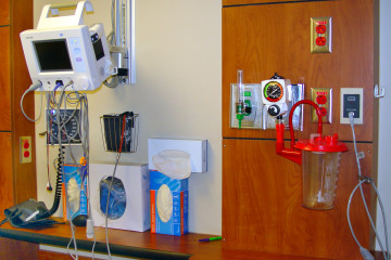 File: A doctor's station in a hospital. Multiple lawsuits accuse an Advanced Correctional Healthcare doctor of negligence toward incarcerated patients. (Morguefile)