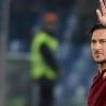 La bizzarra ma coerente strategia social di Totti