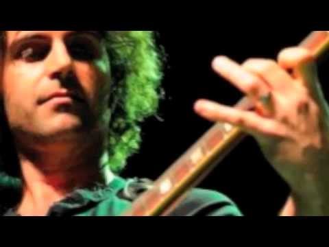 Hit Me Baby One More Time - Dweezil et Ahmet ZAPPA (live) [ LibAttitude ]