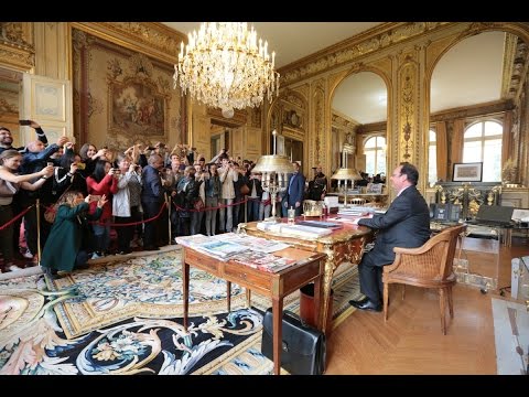 François Hollande moqué après avoir pris la pose dans son bureau - ZAPPING ACTU DU 19/09/2016