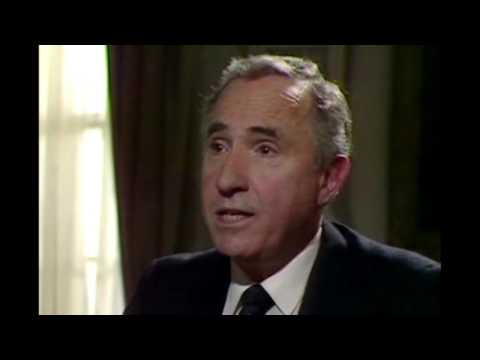 Yes Prime Minister S01E03 - The Smoke Screen