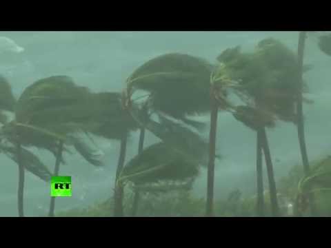 Hurricane Matthew hits Bahamas, gains on Florida