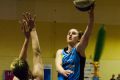 Lauren Mansfield drives to the ring for the Canberra Capitals.