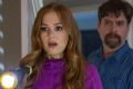Isla Fisher and Zach Galifianakis in <i>Keeping up with the Joneses</i>.