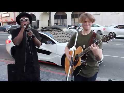 will.i.am surprises street performer