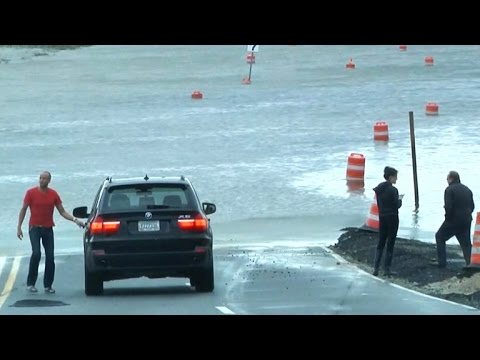 Hurricane Matthew makes landfall in South Carolina