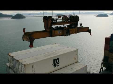 Loading of a container ship