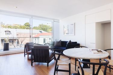 One-bedroom Darlinghurst unit soars past $1 million at auction