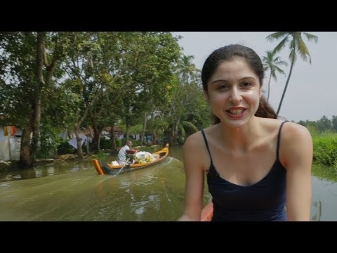 Canoe Ride : Kochi Backwaters