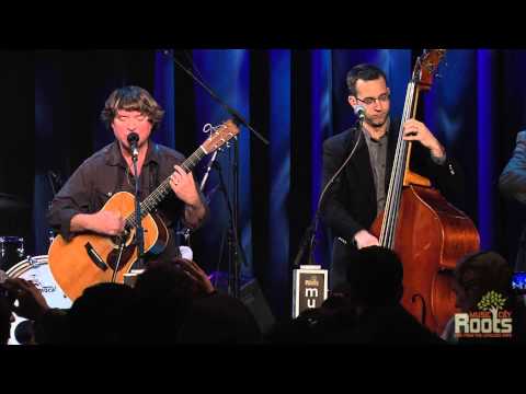 Keller Williams with The Travelin' McCourys "Pumped Up Kicks"