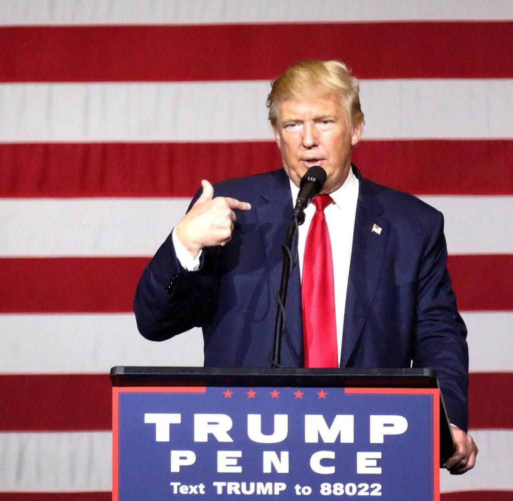 Donald Trump campaigns in Palm beachi, Florida