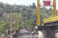 The collapsed "Yellow Bridge" linking Nusa Lembongan and Nusa Ceningan.  