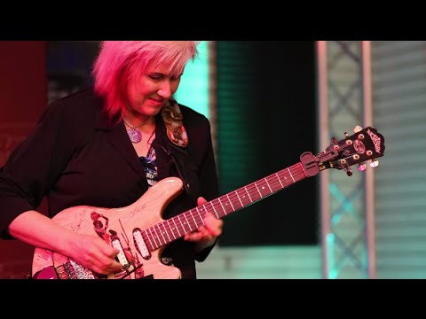 Rig Rundown - Jennifer Batten