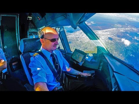 Great Cockpit Approach into San Francisco!