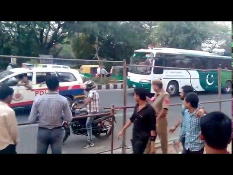 Delhi lahore bus entering into firoz shah kotla stadium for IPL