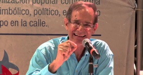 Steve Ellner addresses a forum in 2014 on Chavismo in Caracas, Venezuela. (Archive) 
