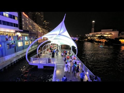 Tampa / FL in Downtown on the Riverwalk HD