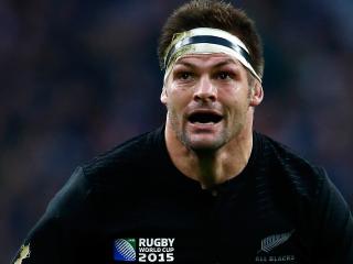 LONDON, ENGLAND - OCTOBER 24: Richie McCaw of the New Zealand All Blacks in action during the 2015 Rugby World Cup Semi Final match between South Africa and New Zealand at Twickenham Stadium on October 24, 2015 in London, United Kingdom. (Photo by Laurence Griffiths/Getty Images)