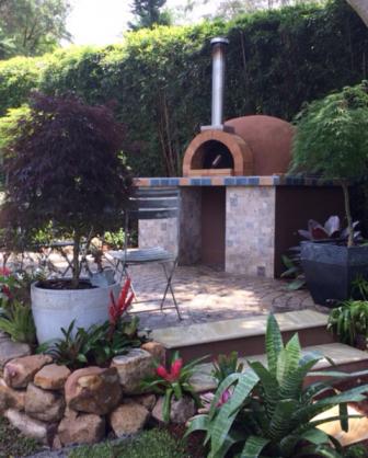 Outdoor Kitchen Ideas by Flamingo Landscapes Pty Ltd