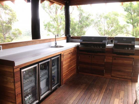 Outdoor Kitchen Ideas by Everglades Pools & Landscapes