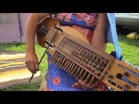 Griselda Sanderson playing the swedish nyckelharpa