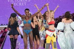 A list of every model walking in the 2016 Victoria’s Secret show