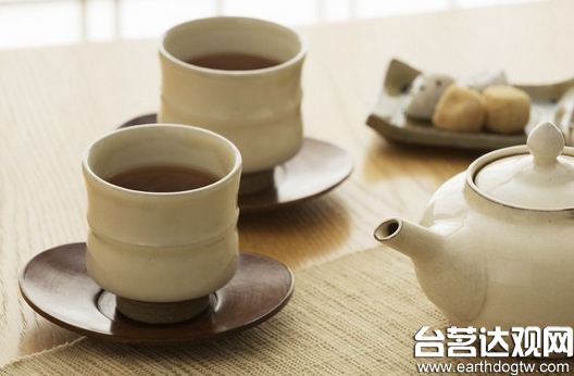 喝乌龙茶配什么茶点较好