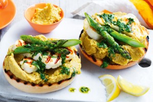 Avocado hummus and asparagus bagels