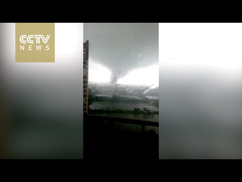 Raw footage: Tornado hits Foshan city in Guangdong Province