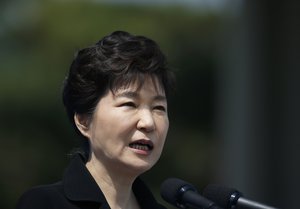 South Korean President Park Geun-hye delivers a speech during a ceremony marking Korean Memorial Day at the National Cemetery in Seoul, South Korea, June 6, 2015. South Korea marked the 60th anniversary of the Memorial Day for those killed in the 1950-53 Korean War.   REUTERS/Kim Hong-Ji