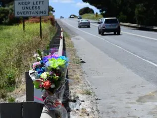 Drive Past Scene at Aldinga for Memorials