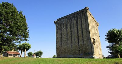 Erandio Martiartu Tower and Chapel 2016 01.jpg