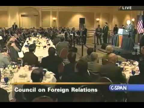 Ron Paul explains the Council on Foreign Relations and the New World Order (~8 minutes)