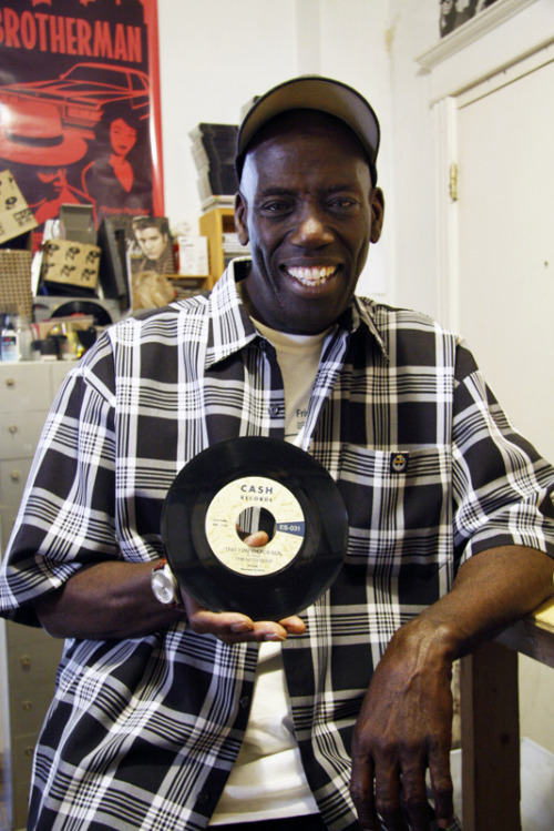 Cliff Curry (The Notations) just stopped by our headquarters. Here’s the man himself with his copy of ES-031 (The Notations).
Photo by staff photographer Leland Meiners (lelandmeiners.com)