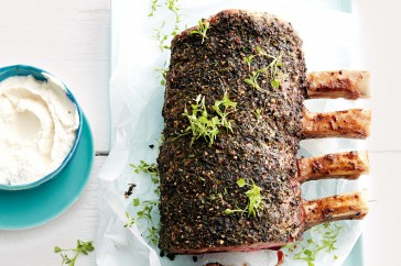 Thyme and pepper crusted beef with horseradish crème
