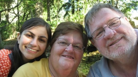 Rebecca with her parents, Davina and Dan Dixon. 