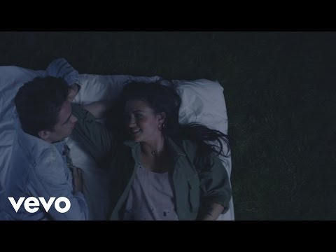 Kat Dahlia - I Think I'm In Love