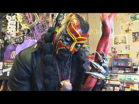 SCARE PRANK: Boogeyman terrifies Halloween shoppers