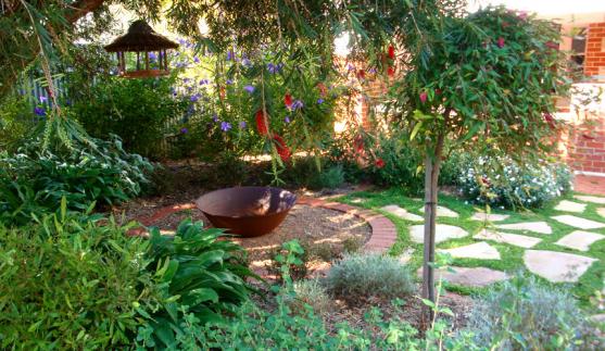 Garden Design Ideas by Caroline Dawes Gardens