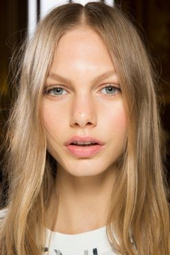 A foolproof guide to lightening your hair for spring