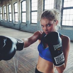 What you’re really doing to your skin when you wear make-up during a workout